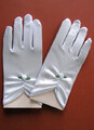 Cute-communion-gloves-with-rose-and-green-tegument-shine.jpg
