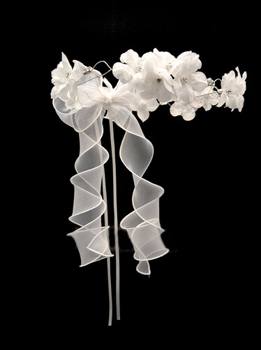  Garland made of material flowers and diamante
